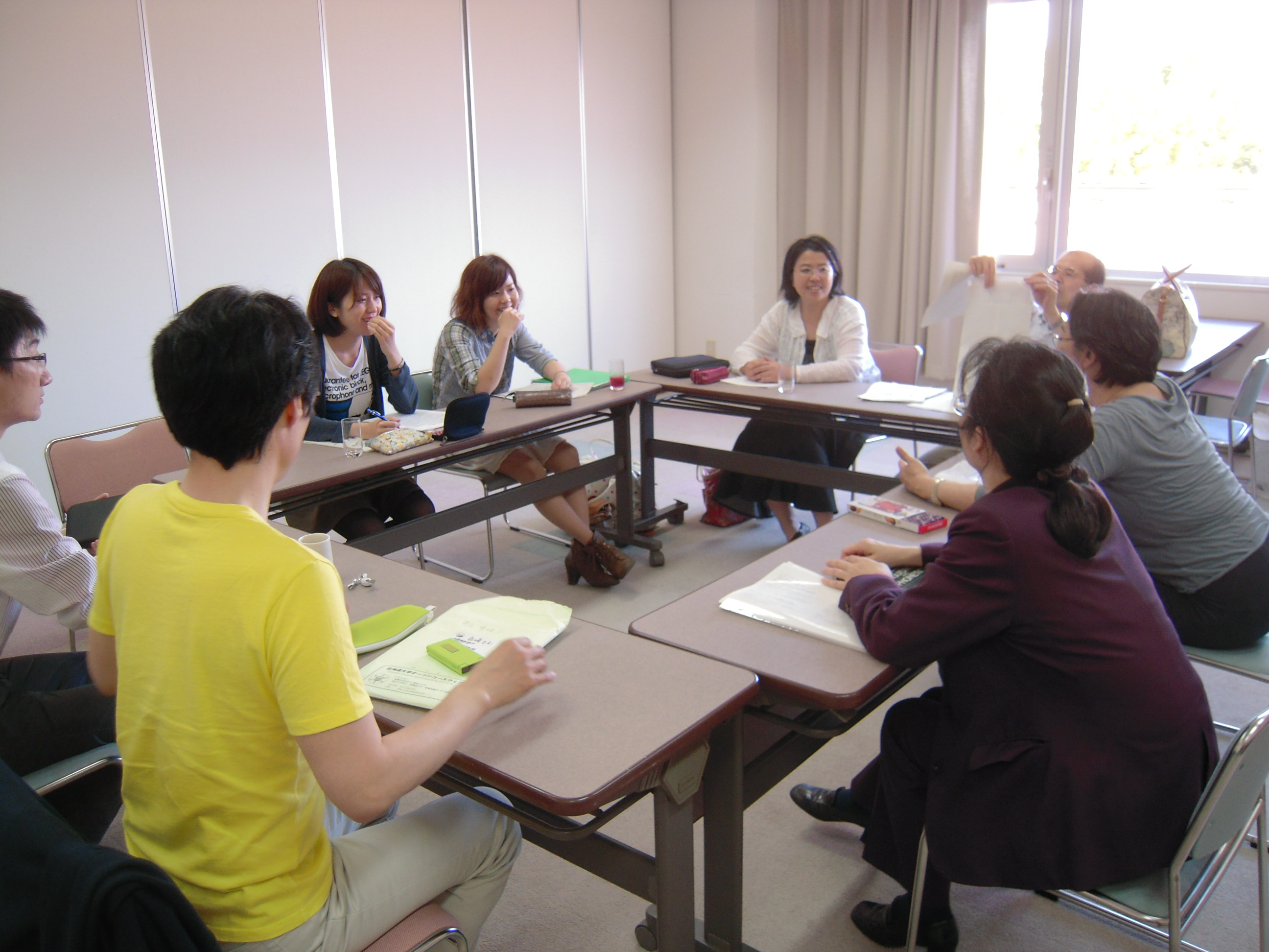 Language Course Camp-Group discussion