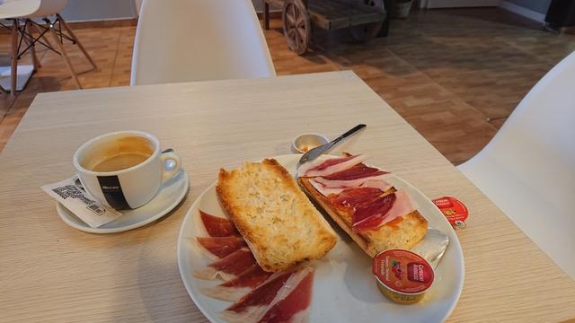 Desayuno tipico (1)_.jpg